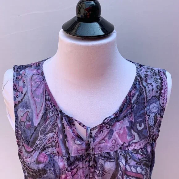 Talbots Front Keyhole Purple Top Size Small - Picture 3 of 6